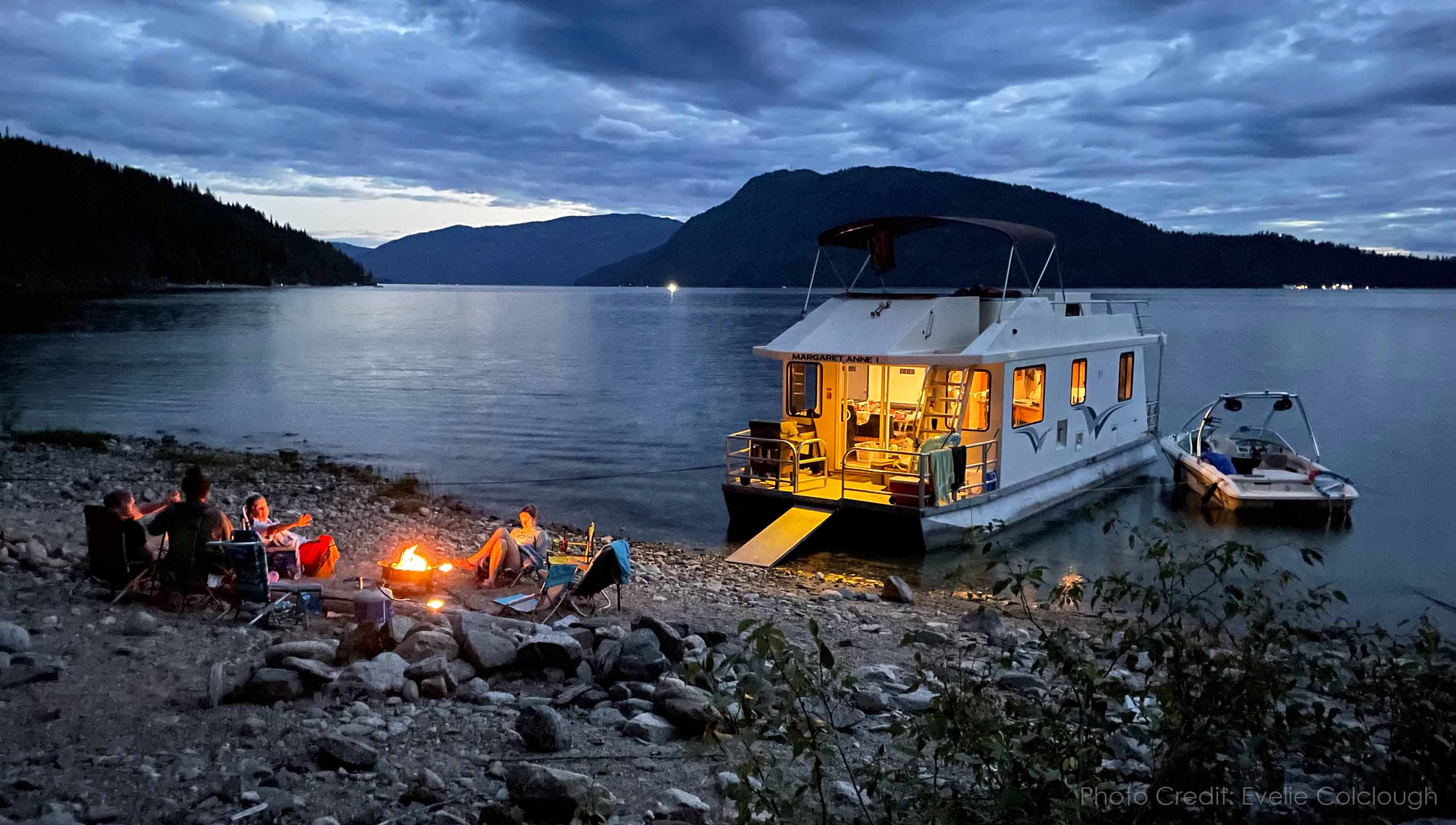 Sicamous houseboats
